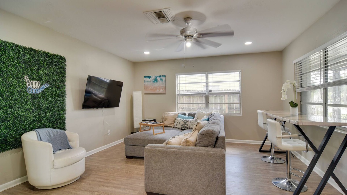 Tampa House | 4 Mi to Dtwn: Pet-Friendly Tampa Retreat