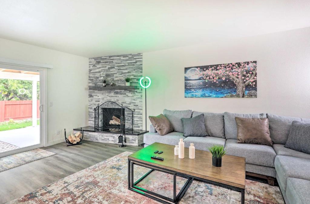 Reno/Tahoe Airport House | 4 Mi to Dtwn Reno Sleek Family Retreat!
