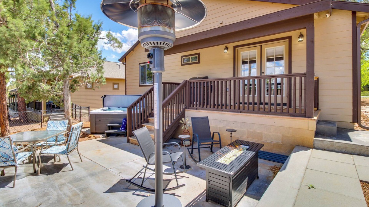 Torreon Cottage | 4 Mi to Fool Hollow Lake: Show Low Home w/Hot Tub
