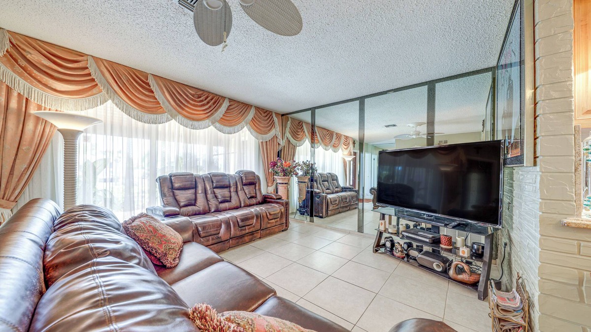 Miramar House | 4 Mi to Hard Rock Stadium: Miramar Home w/BBQ!