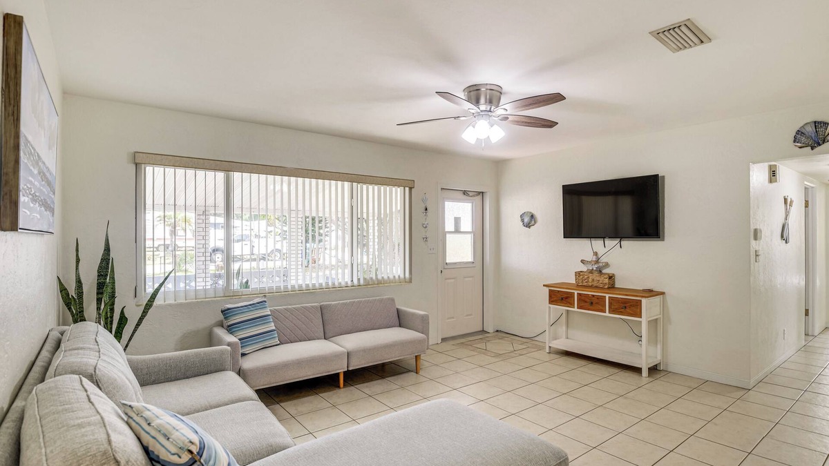 Rio Vista House | 4 Mi to Shore: Family Home in Daytona Beach