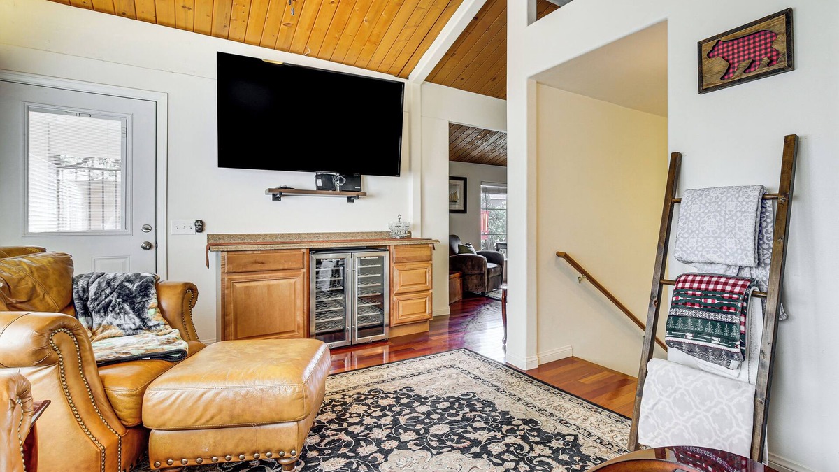 Arrowbear Lake House | 4 Mi to Snow Valley Mountain: Quiet Nature Escape!