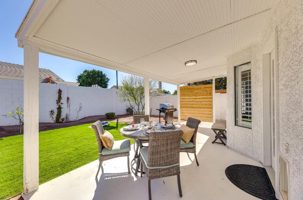 Mesa House | 4 Mi to Superstition Springs Haven with Hot Tub!