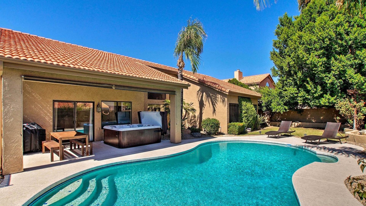 Paradise Park Vista House | 4 Mi to TPC Scottsdale: Family Home w/Hot Tub!