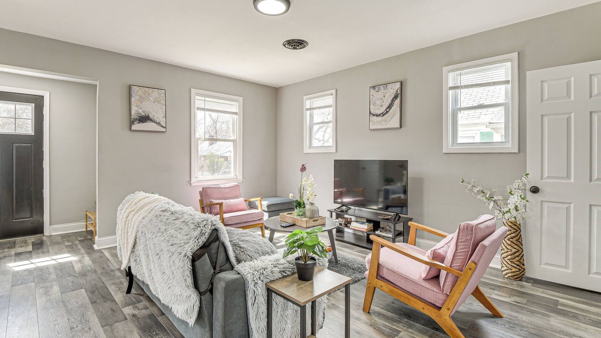 Parkville Apartment | 4 Mi to Universities: Quaint Parkville Apartment!