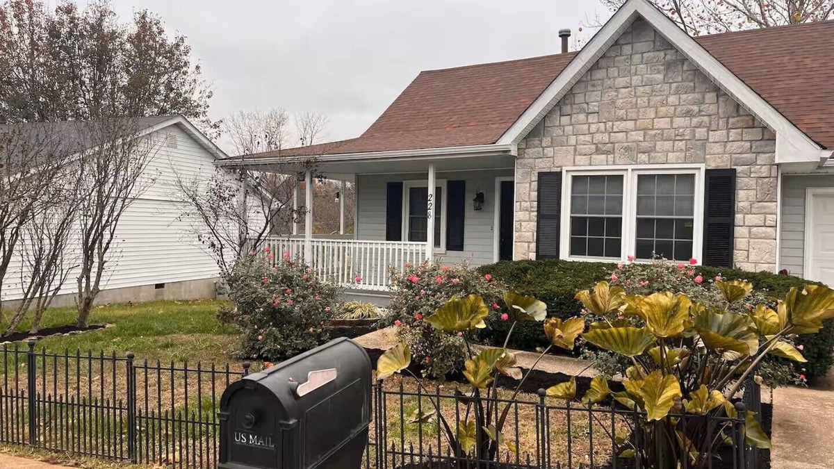 Frankfort House | 4 miles from Buffalo Trace, Frankfort KY, Charming 3 bedroom, Sleeps up to 7