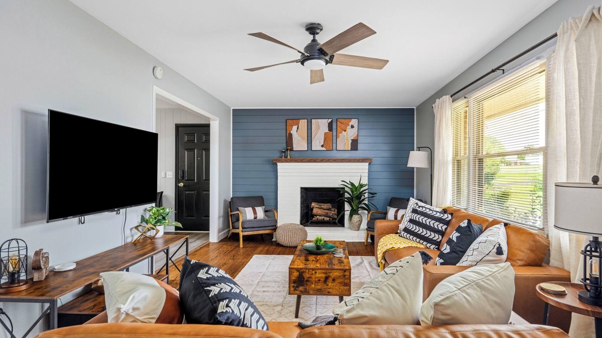 Vista Acres House | 4 mins to LU Cozy Home Game Room Fire Pit