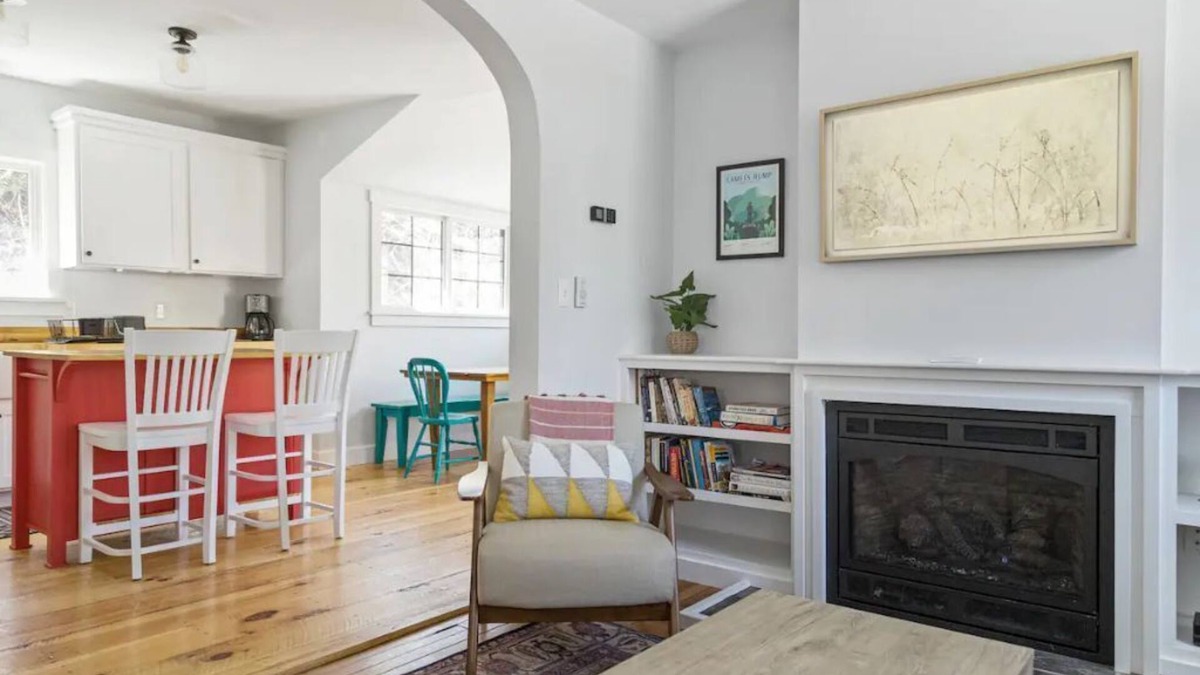 Warren House | 4-minutes to Sugarbush, steps to Warren Village!