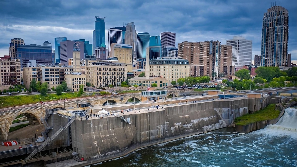 Downtown Minneapolis House | 4 Modern Downtown Rooms, Short Ride To Minneapolis Institute of Arts!