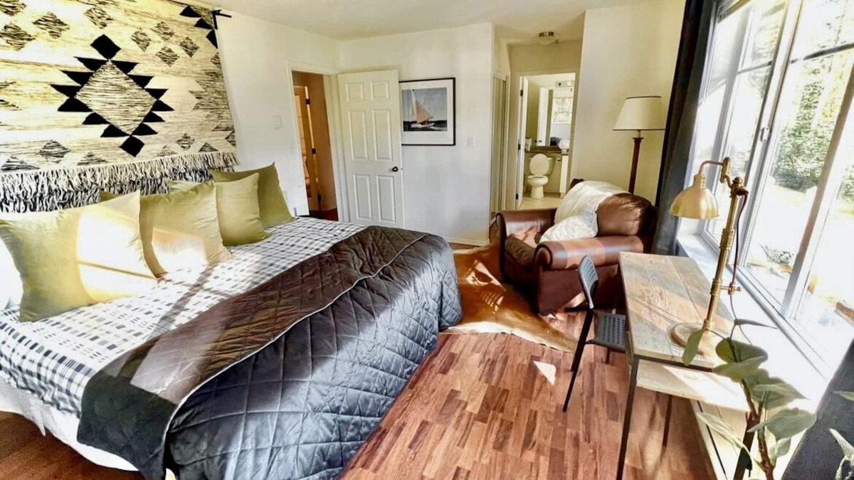 Port Moody Cottage | 4 Oceanside Cottages for Events & Gatherings