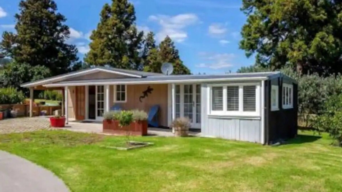 Coromandel Cottage | 4 Palms Cottage Coromandel Town