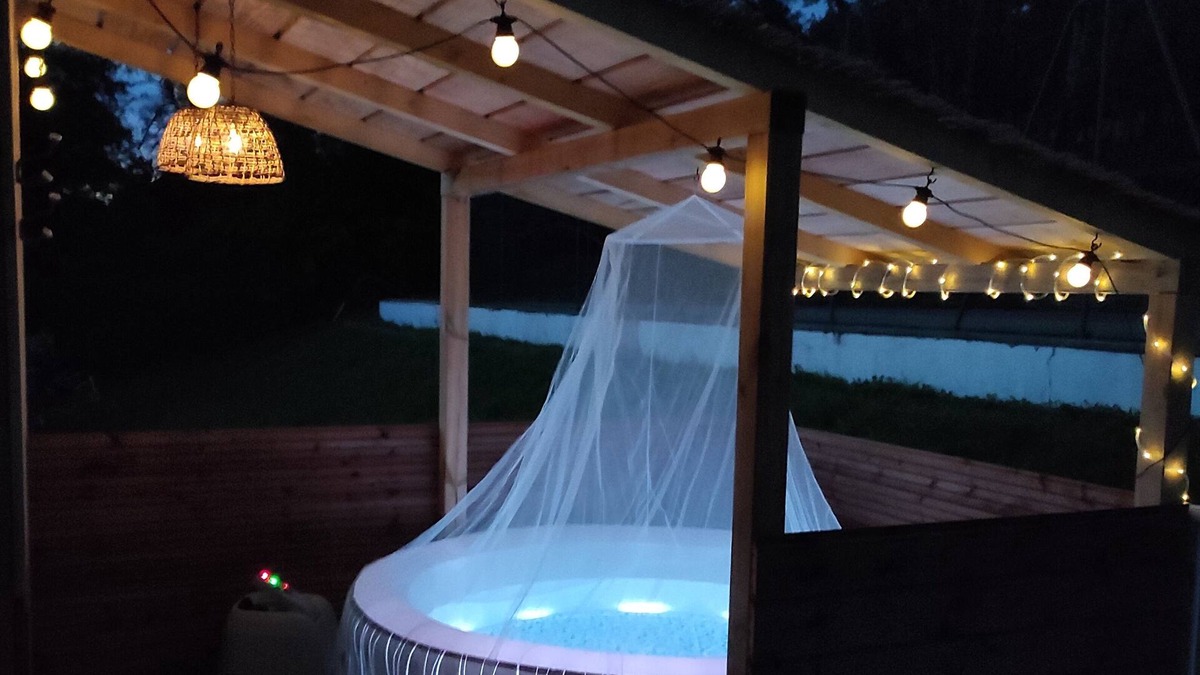 Capvern House | 4-person gîte with jacuzzi and tennis court