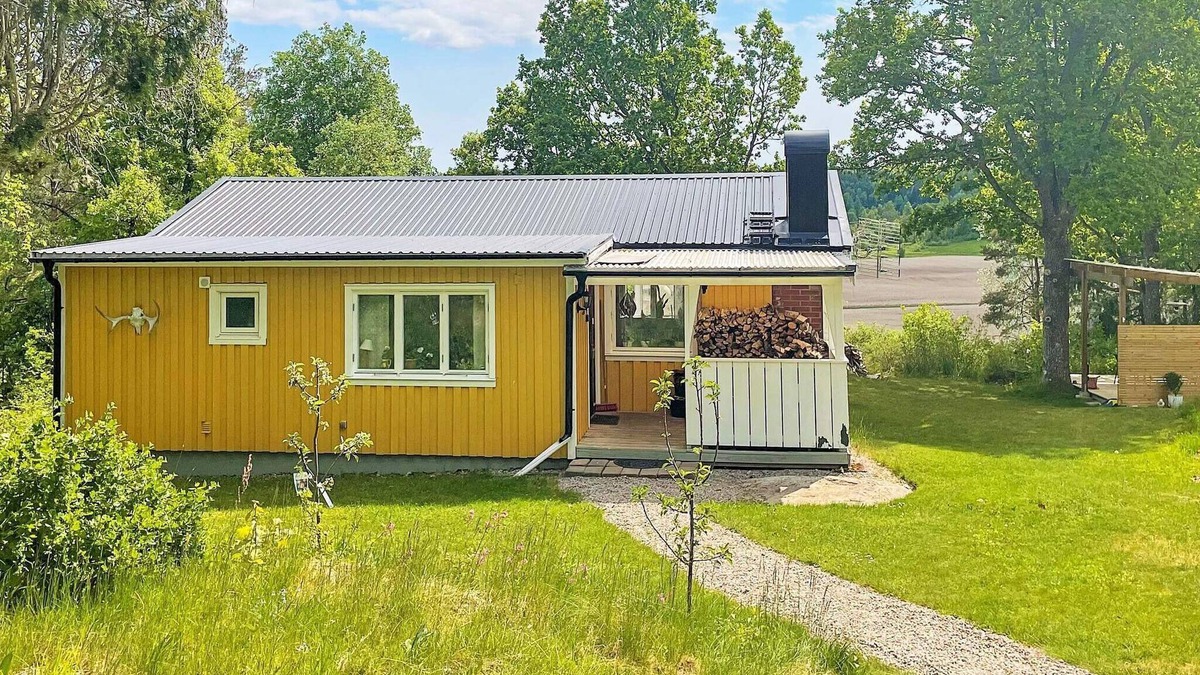 Fargelanda House | 4 person holiday home in FÄRGELANDA