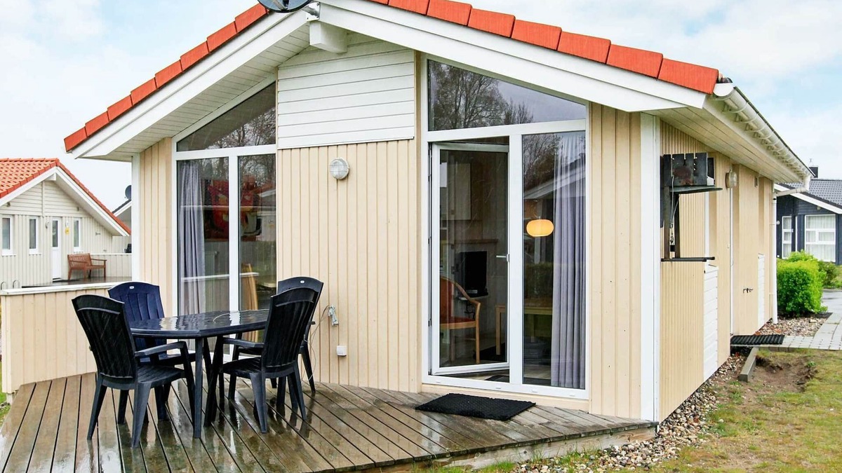 Lensterstrand House | 4 person holiday home in GROEMITZ