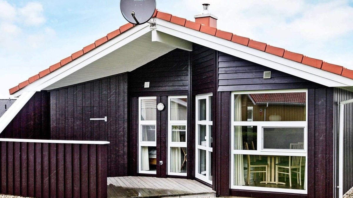 Lensterstrand House | 4 person holiday home in GROEMITZ