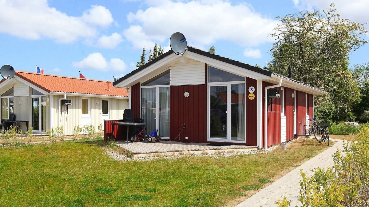 Lensterstrand House | 4 person holiday home in GROEMITZ