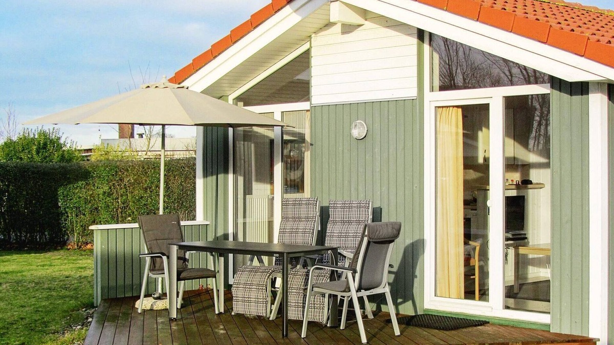 Lensterstrand House | 4 person holiday home in GROEMITZ