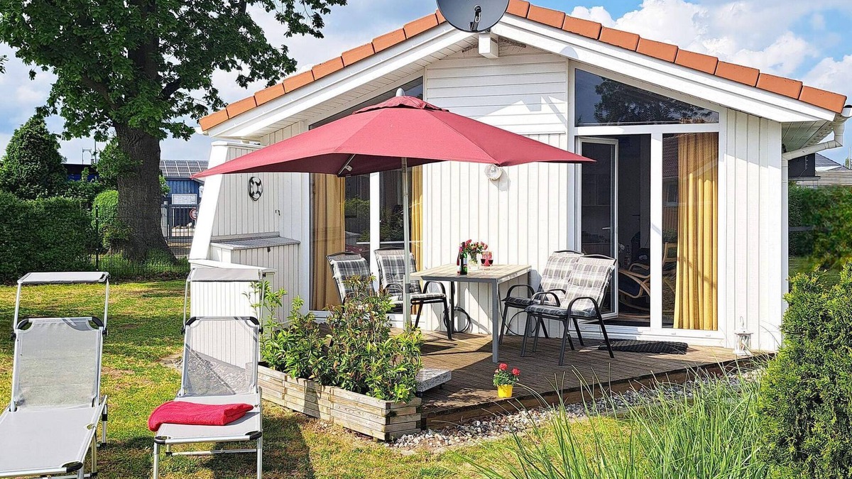 Lensterstrand House | 4 person holiday home in GROEMITZ