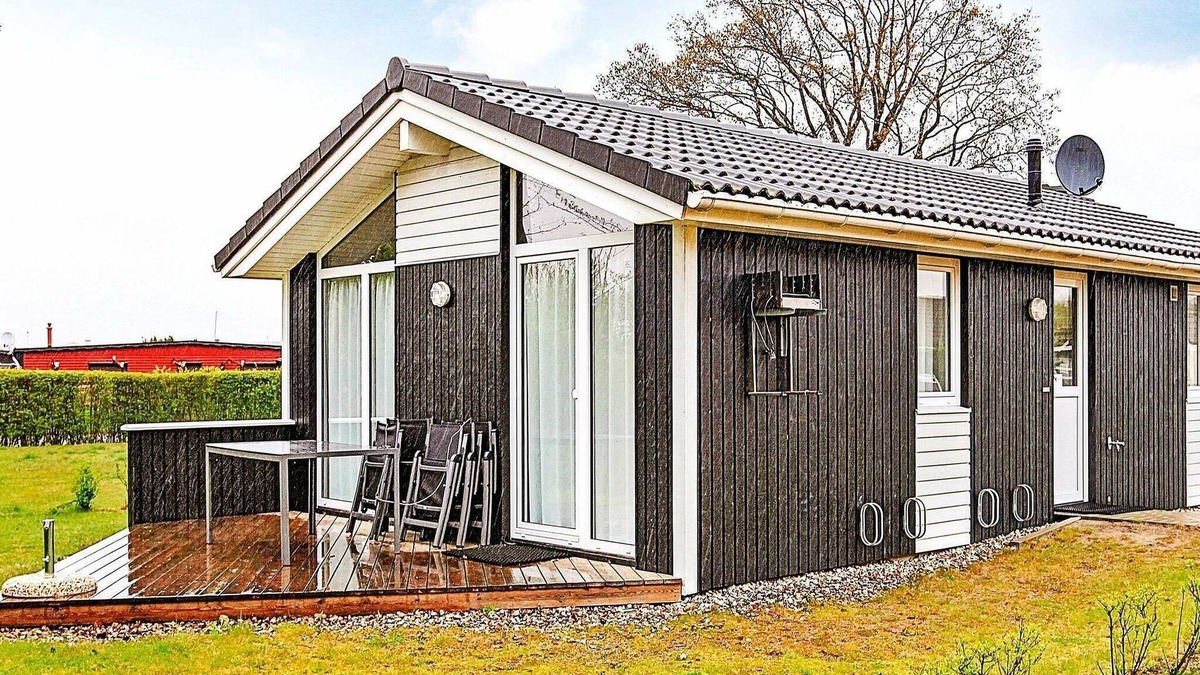 Lensterstrand House | 4 person holiday home in GROEMITZ