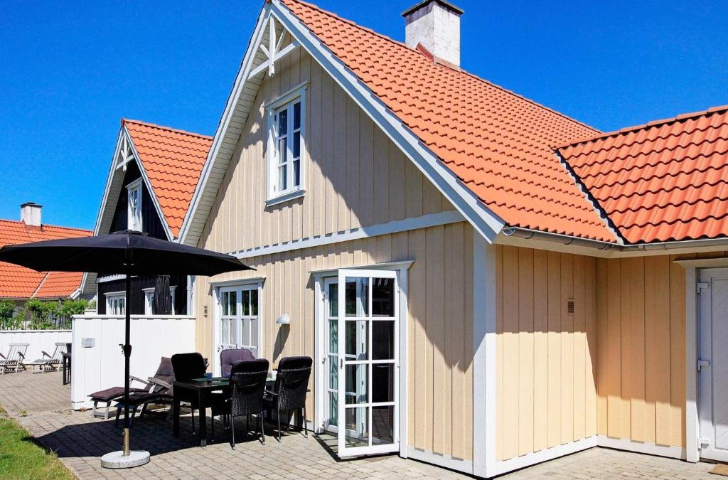 Blavand Strand House | 4 person holiday home in Bl vand