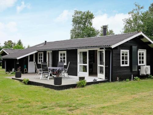 Bratten Strand House | 4 person holiday home in Jerup