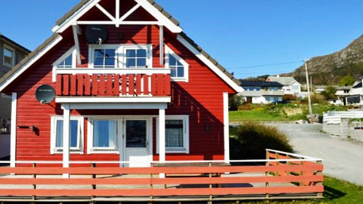 Vagsoy House | 4 person holiday home in MÅLØY-By Traum