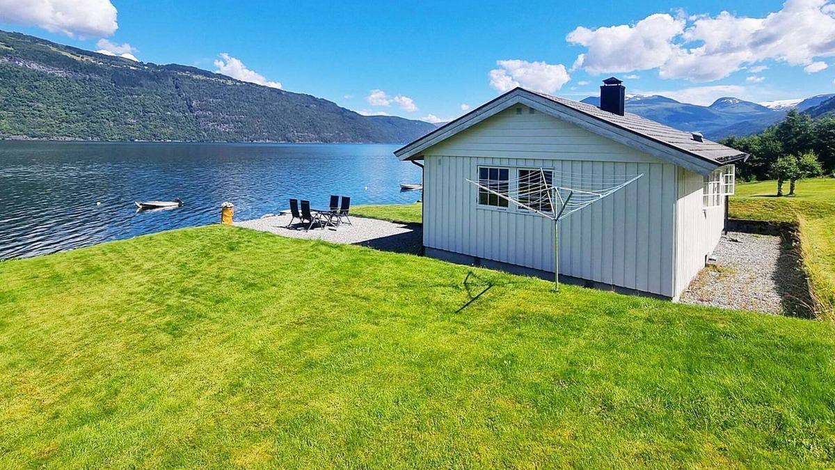 Stryn House | 4 person holiday home in Utvik-By Traum