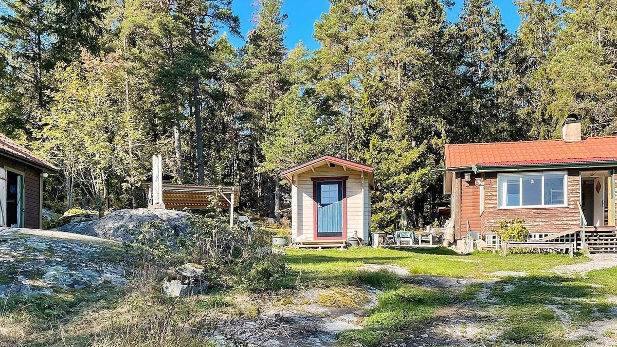 Vato House | 4 person holiday home in VäTö