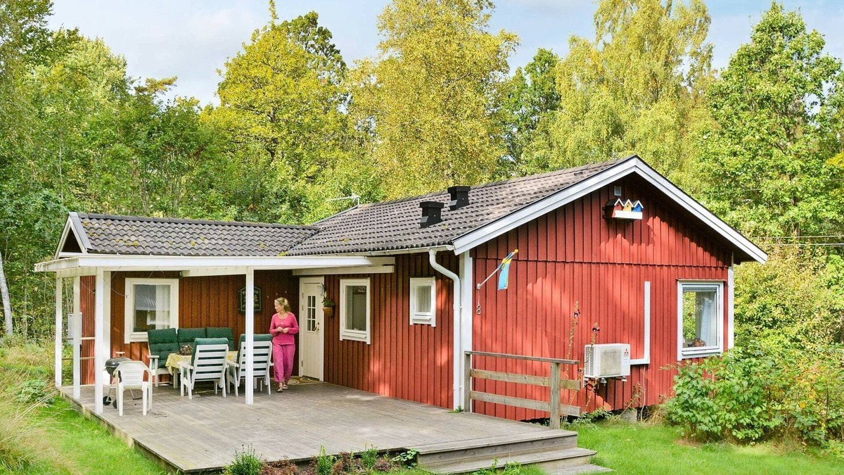 Svarvaremala House | 4 person holiday home in HALLABRO-By Traum