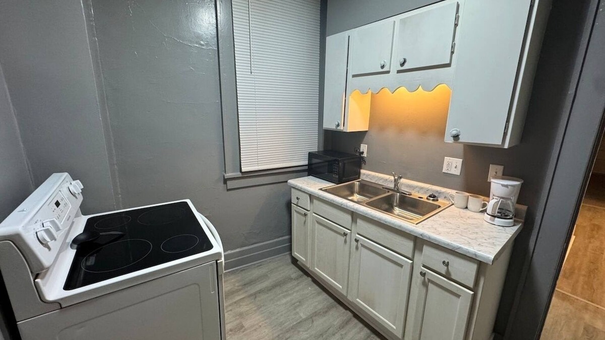 Morgantown Apartment | 4-Pet Friendly Private Apartment .6mi to High St