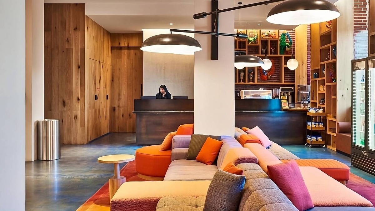 Washington Heights Hotel | 4 Posh Queen Rooms at Radio Hotel, Short Ride to Metropolitan Museum of Art!