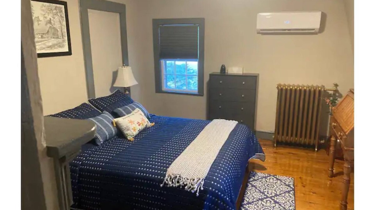 Balmville Apartment | #4 Quaint 1 bedroom apartment in Historic Building
