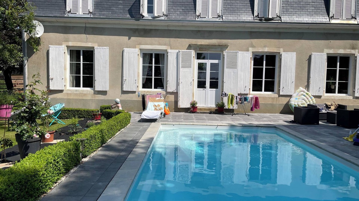 Etival-les-le-Mans Bed & Breakfast | 4 rooms sleeping 12 with swimming pool and fully equipped kitchen Le Mans/Circuit 24H