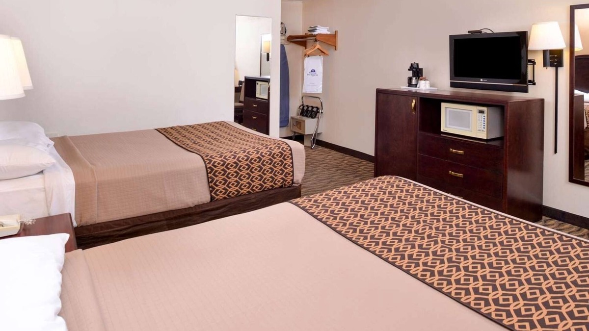 Atlantic Hotel | 4 Rooms w/Complimentary Breakfast & Kitchenette – Perfect for One-Night Stays
