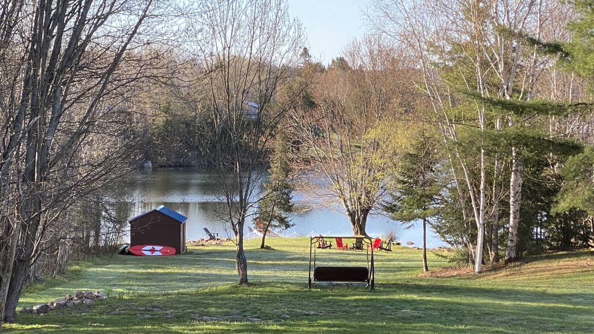 East Ferris Cottage | 4 season home on quiet lake perfect for a family vacation or couples getaway.