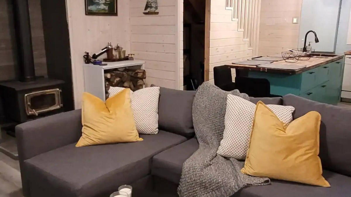 Little Bullhead Cottage | 4 Season Lakefront Cottage with Hot Tub