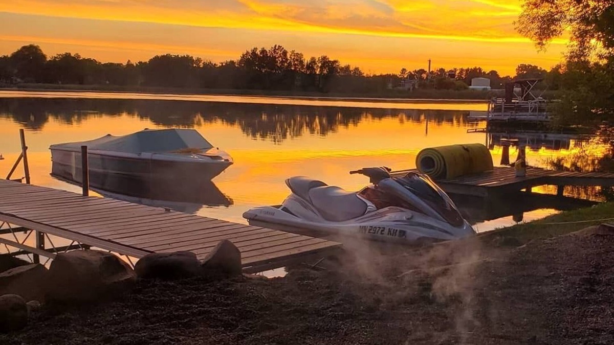 Cumberland Cabin | 4 Seasons Of Fun On Beaver Dam Lake!