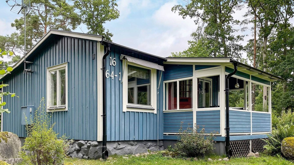 Karlshamn House | 4 star holiday home in KARLSHAMN