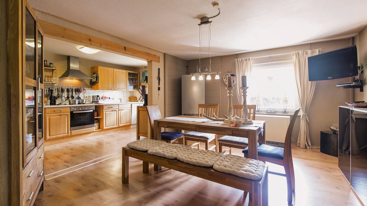 Mensfelden Apartment | 4 star vacation home apartment Idylle (100m²) only 5 km from Limburg