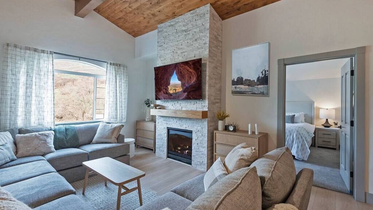 Zermatt Villa | 4-Star Zermatt Resort 2B2B Villa- Newly Remodeled!