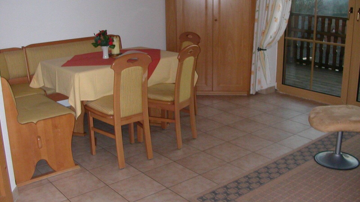 Stammbach Apartment | 4-Sterne-Ferienwohnung (75qm) mit Balkon zur Südseite