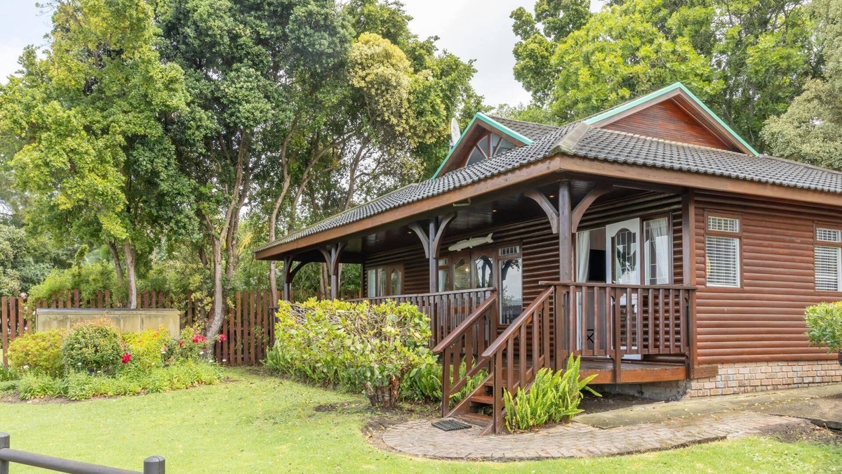 Knysna Ski Chalet | 4 TIDES @ Knysna River Club