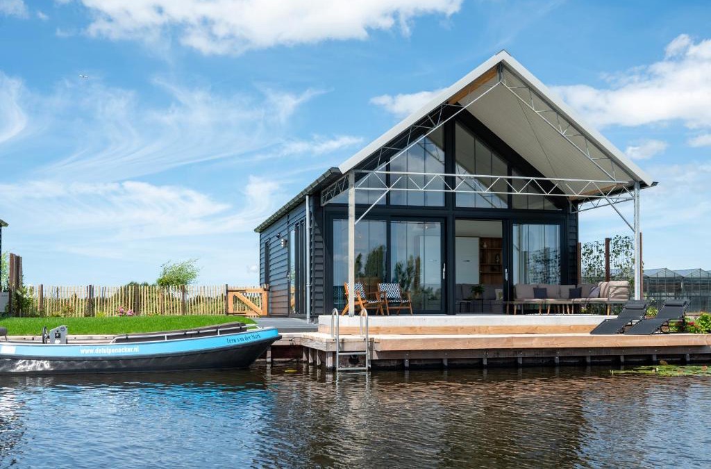 Municipality of Kaag en Braassem Villa | 4 to 6 persons waterfront villa