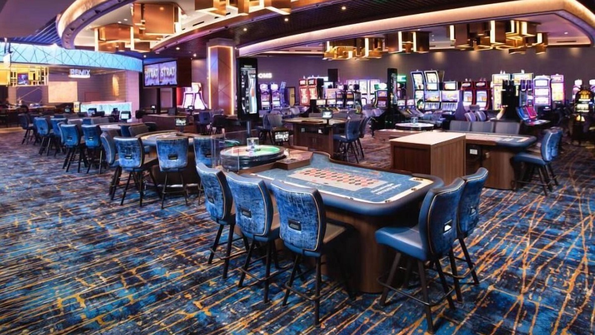 Gateway District House | 4 x Boulevard Suite at The STRAT Hotel, Casino & SkyPod