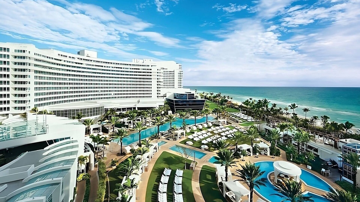 Mid Beach Hotel | 4 x Tresor One Bedroom Bayview Accommodation at Fontainebleau Miami Beach