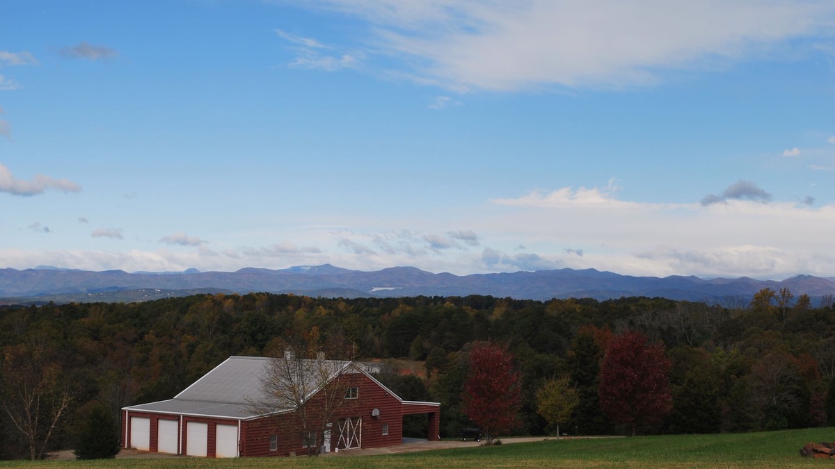 Six Mile Cabin | 40 Acre Cabin -farm experience with fishing, near Lake Keowee and Clemson, SC