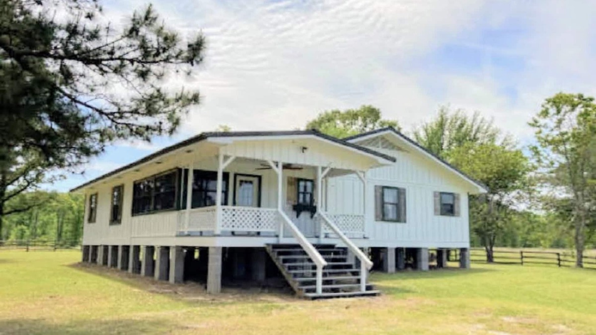 Saint Maurice House | 40 Acres 4 Bedroom 4 full bathroom Home with a Pond stocked with Fish & RV Port