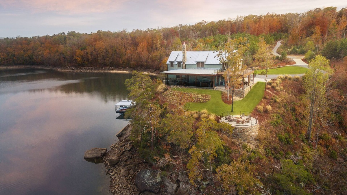 Bremen House | 40 acres of privacy surrounded by water