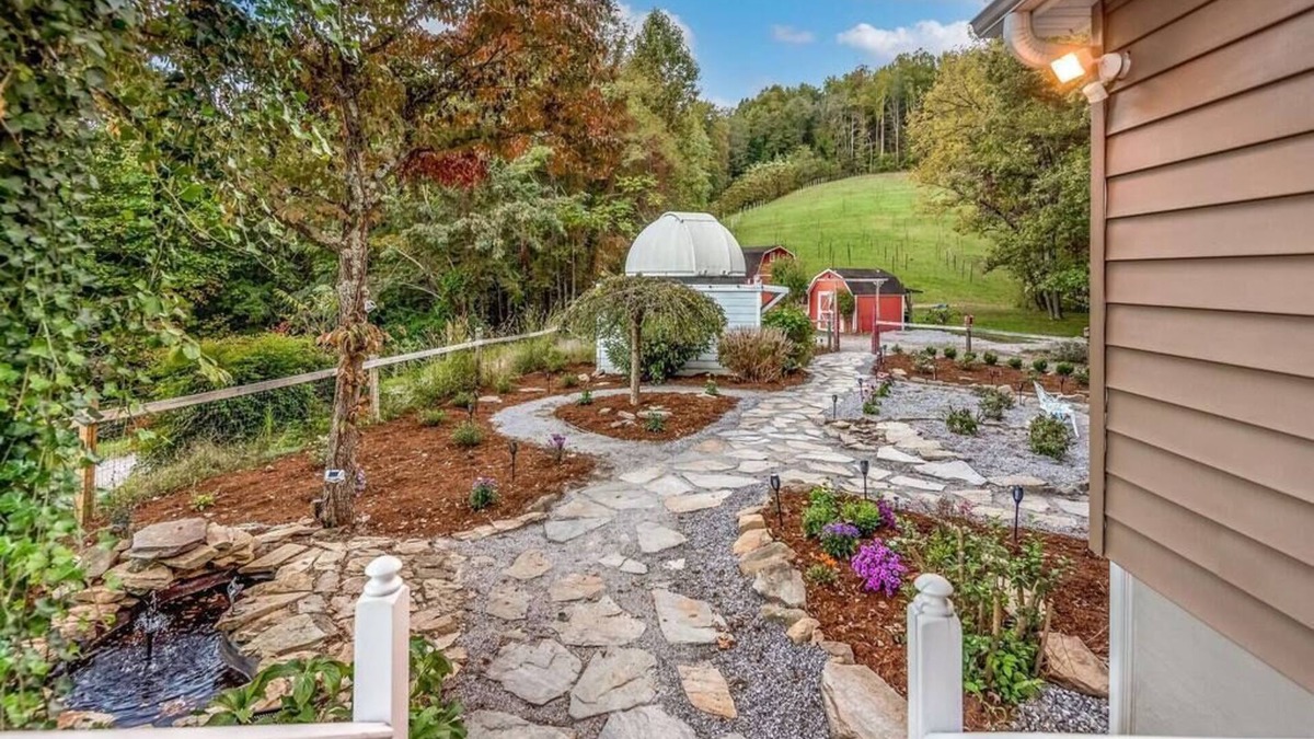 Moravian Falls House | 40 Acres w/Waterfalls, Vineyard, Stream, 5 bedroom