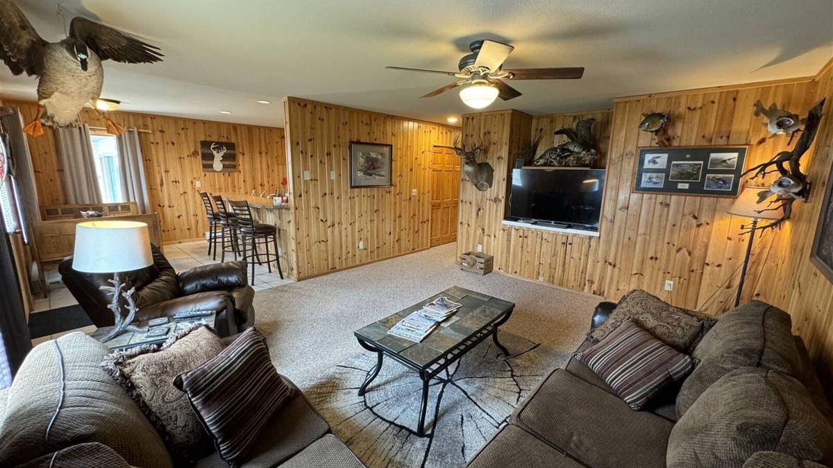 Waubay House | 40 Creek Lodge South - Prime Hunting and Fishing Cabin at Waubay Lake
